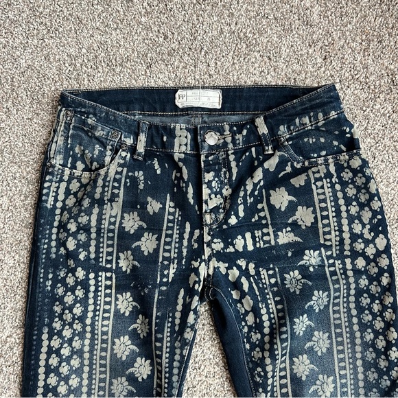 Free People Boho Print Indigo Flare Jeans, Size 26 - Picture 2 of 11